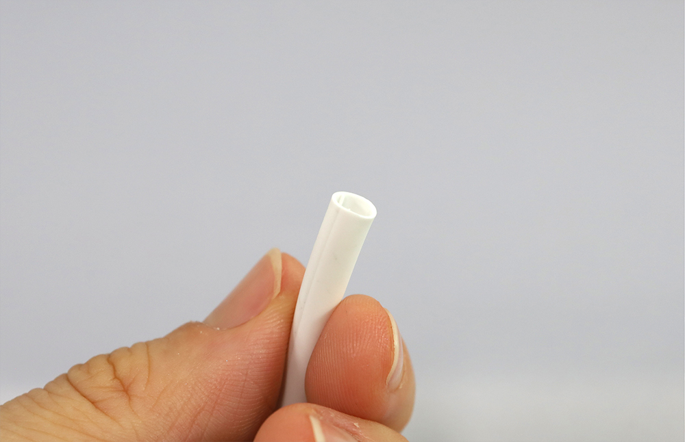 マーカーチューブ　ハーフカット印字品　手でちぎった切り口